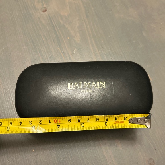 Balmain glasses case
Looks & works great - Picture 7 of 9